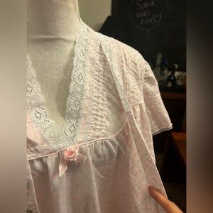 Vintage 2 piece peignoir delicate pink gown and robe set/Medium